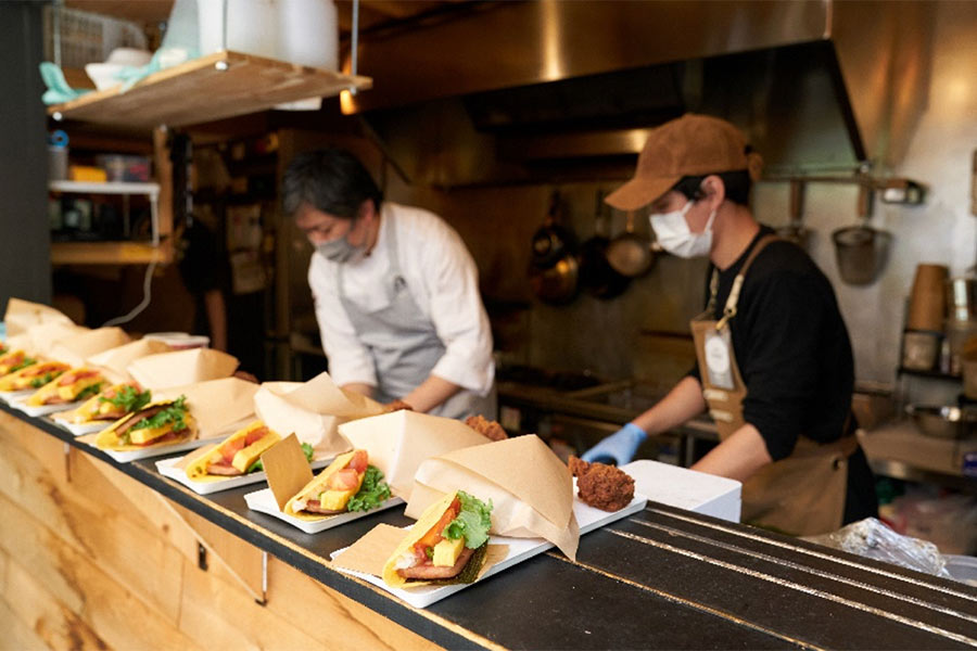 黒糖の日(5月10日)セレモニー 沖縄黒糖ランチ レポート 沖縄料理をファストフード感覚で楽しめる料理がユニーク